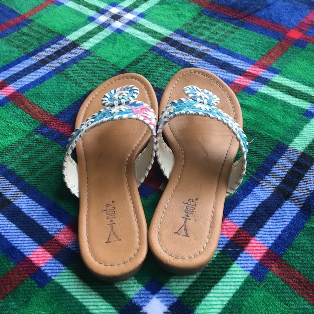 Sandals - Picture 3 of 4